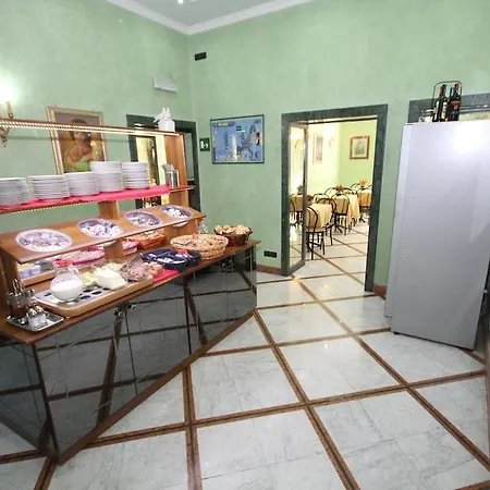 Ξενοδοχείο Marisa 3*