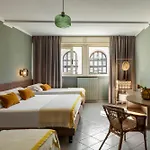 Marisa Hotel